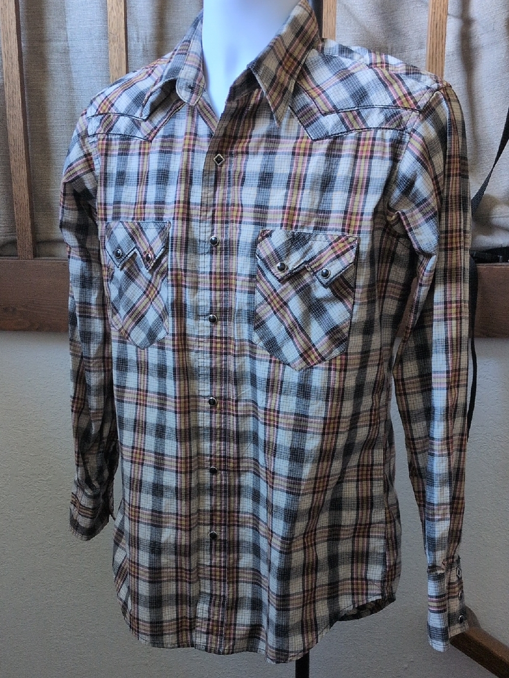 ✨ Vintage Wrangler Plaid Pearl Snap Button Down Shirt Size M - Picture 2 of 14